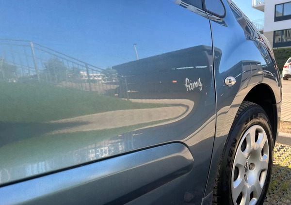 Peugeot Partner cena 22900 przebieg: 246000, rok produkcji 2011 z Gdańsk małe 106